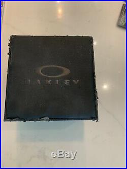 Oakley HoleShot Watch Black Dial With Silver Metal/Rubber Band (Very Rare Watch)