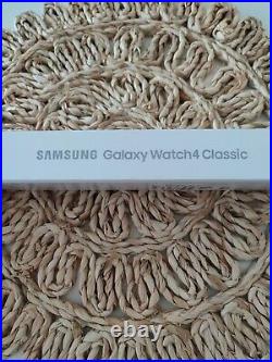 Samsung Galaxy Watch 4 Classic 42mm Bluetooth Wi-Fi Stainless Steel silver EU